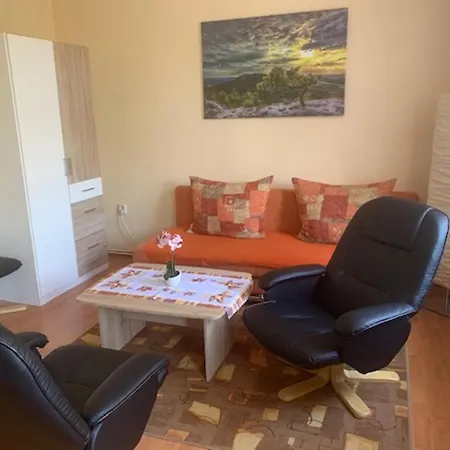 1 In Mit Pkw Stellplatz *