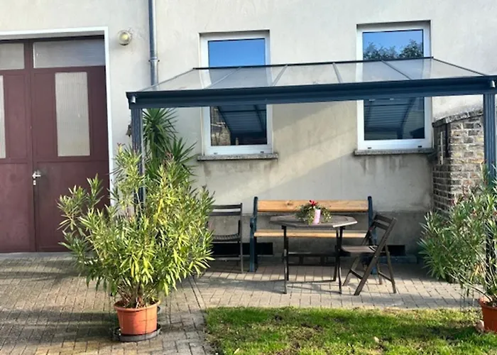 1 In Mit Pkw Stellplatz شقة *